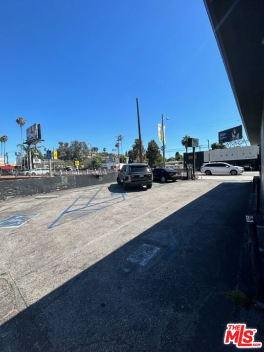 2861 W Sunset Boulevard