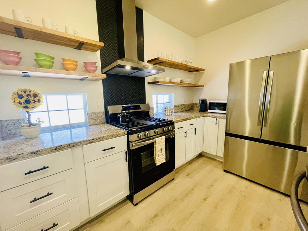 82098 Travolta Avenue