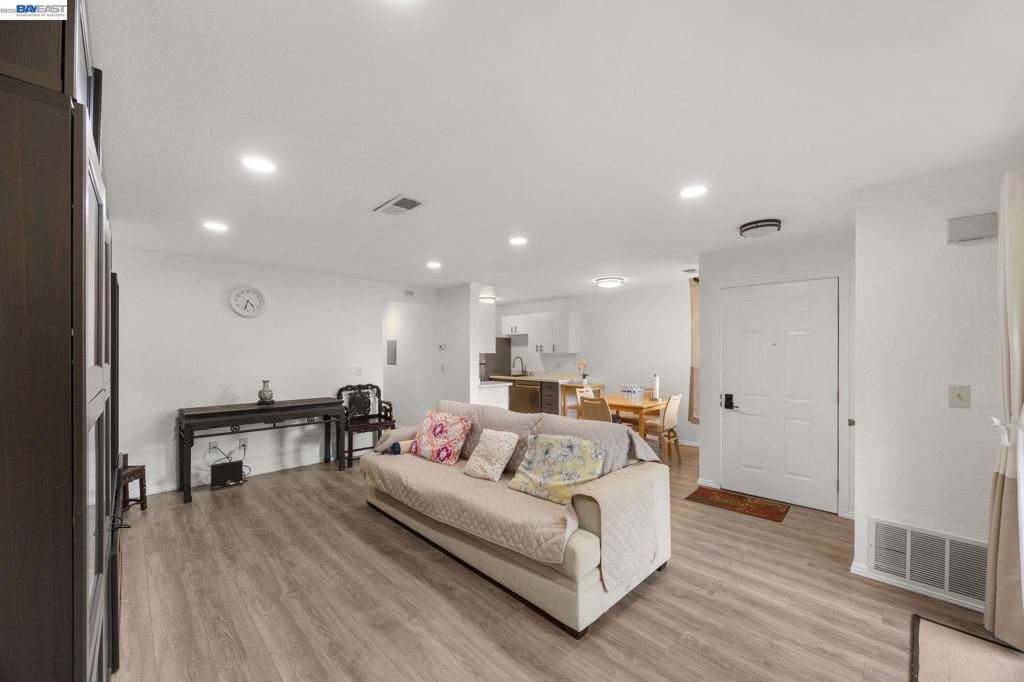 162 Shaniko Cmn 66