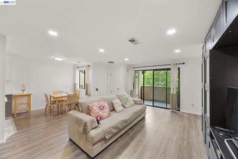 Photo of 162 Shaniko Cmn #66, Fremont, CA 94539 (MLS # 41129459)