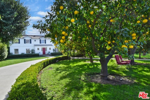 Photo of 4444 Libbit Avenue, Encino, CA 91436 (MLS # 26938865)