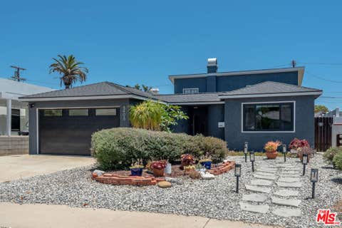 Photo of 8408 Gonzaga Avenue, Los Angeles, CA 90045 (MLS # 26837405)