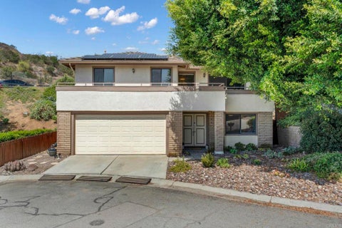 Photo of 1850 Buckskin Glen, Escondido, CA 92027 (MLS # NDP2608693)