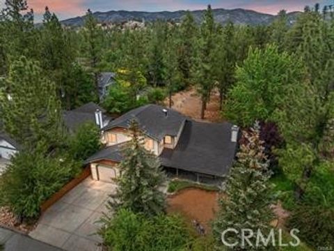 Photo of 42784 Edelweiss Dr, Big Bear Lake, CA 92315 (MLS # SB26051515)