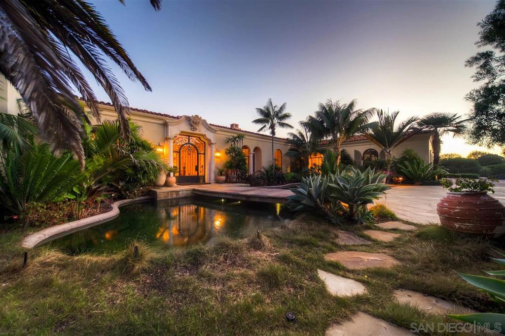 Available April-October 2025! This magnificent estate is the height of decadence. Fashioned with precision and detail beyond compare, this 11,000 sq ft 4 bed, 7.5 bath estate covers nearly 1.5 usable acres, that with a wide array of entertainment options. The estate basks in traditional luxury with an exquisite master wing, complete with grand his and hers bathroom suites. An infinity edge pool to rival any 5 star resort, a cascading lawn that accentuates San Diego’s best view. The lower level has been transformed into a Pub Style pool table room, with a bar and endless opportunity for entertaining- a true english pub. Located 12 miles north of San Diego, and 40 miles south of Orange County California, La Jolla is probably best known for its beautiful weather year round with an average daily temperature of 70.5º F. In addition to its shopping and dining, with upscale boutiques, import shops, art galleries and gourmet restaurants, La Jolla is home to renowned institutions, such as the Scripps Institution of Oceanography, the Stephen Birch Aquarium & Museum, and the University of California, San Diego. Home to about 43,000 residents, La Jolla has a feel-good, small-town atmosphere.