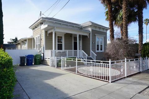 Photo of 139 Brooklyn Avenue, San Jose, CA 95128 (MLS # ML82043340)