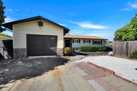 Photo of East Palo Alto, CA 94303 (MLS # ML82064987)