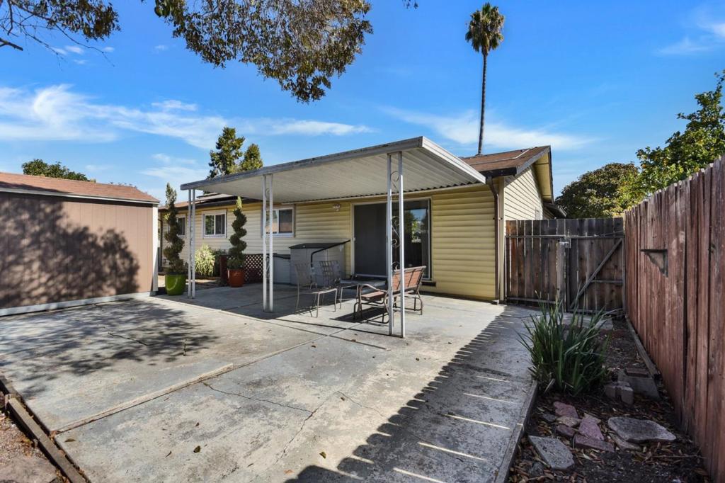 2281 Brentwood Court