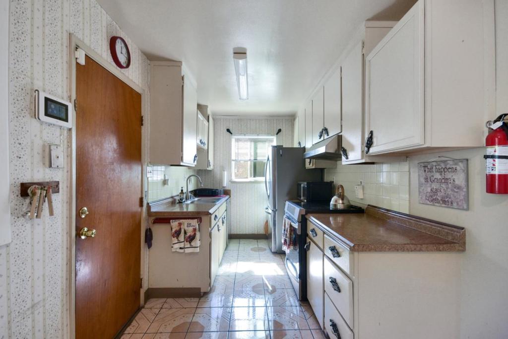 2281 Brentwood Court