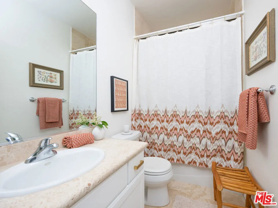 Los Angeles, California 90064, United States, 3 Bedrooms Bedrooms, ,3 BathroomsBathrooms,Residential,Active,141302