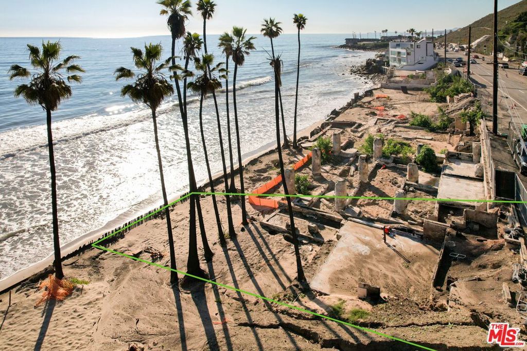 Photo of 20942 Pacific Coast Highway, Malibu, CA 90265 (MLS # 25622887)