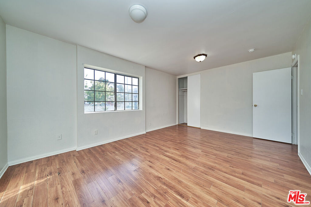 1569 W 218th Street