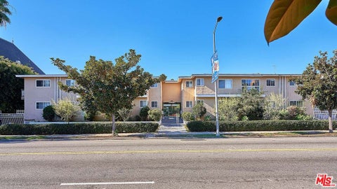Photo of 443 S Wilton Place #5, Los Angeles, CA 90020 (MLS # 26985299)
