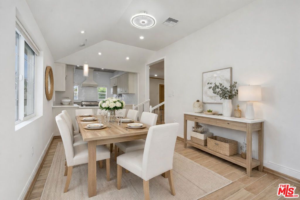 Photo of 5822 Lindley Avenue, Encino, CA 91316 (MLS # 26644989)