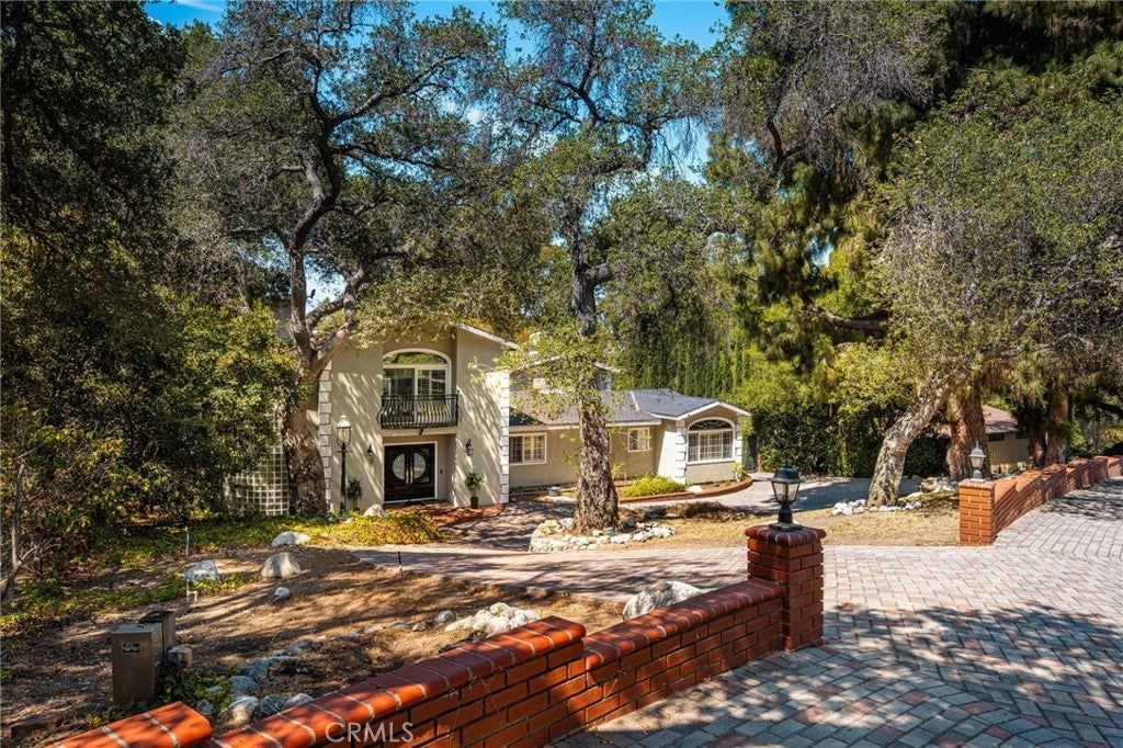 8355 La Sierra AVE