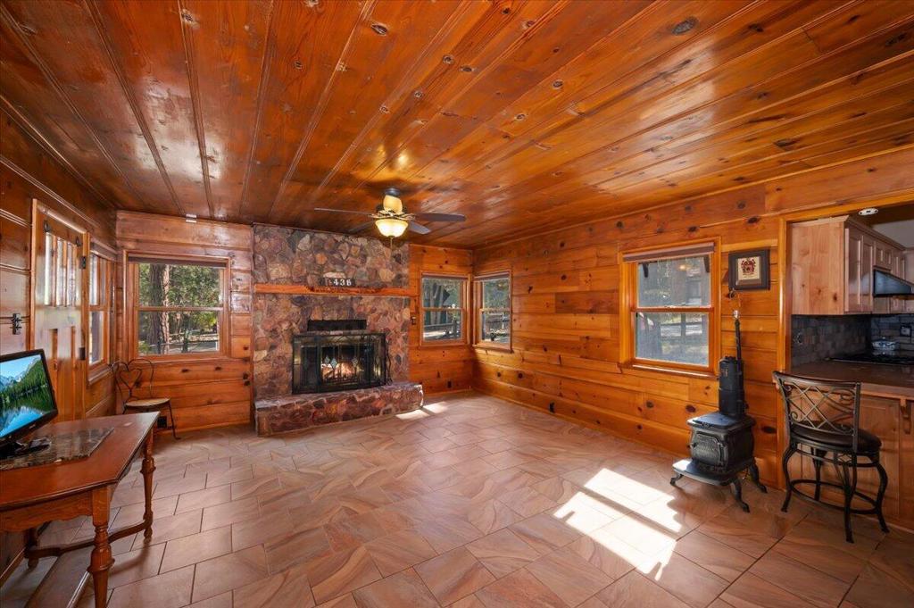 436 Booth Way