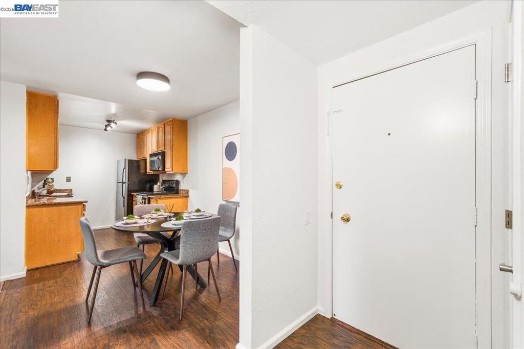 185 Sierra Dr 202