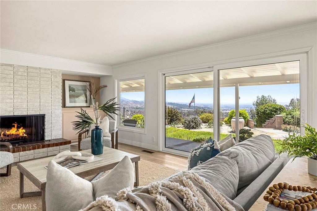 10311 Ladera Senda