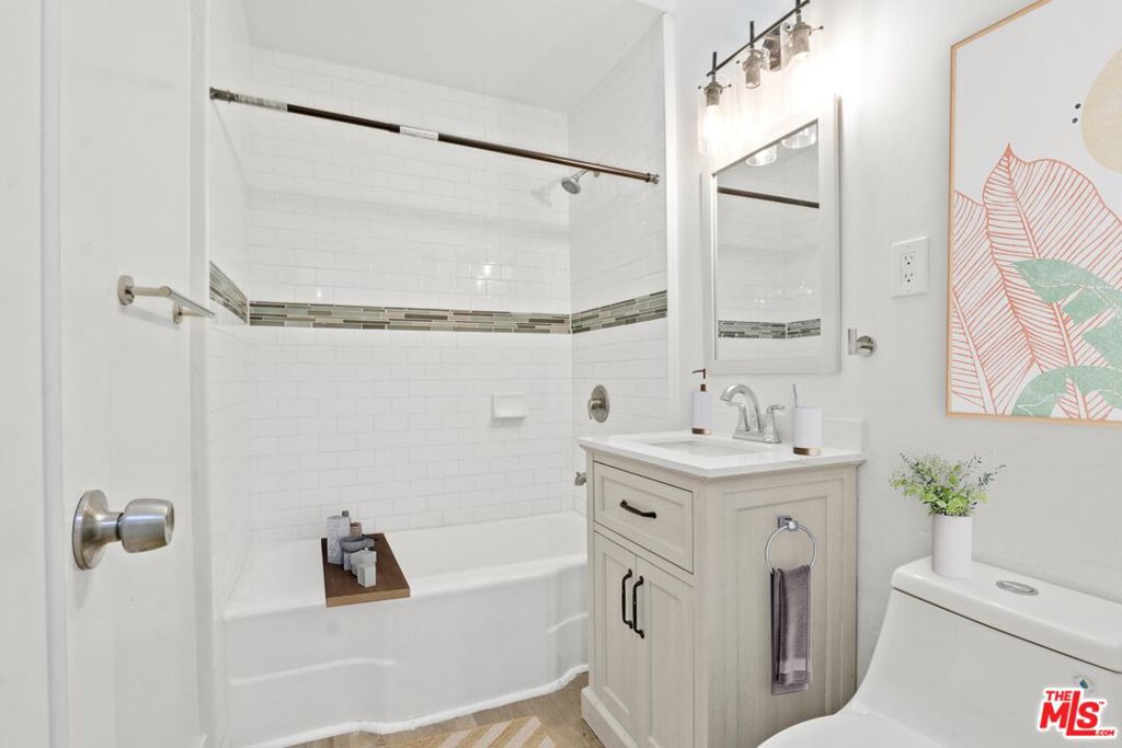 6064 Atlantic Avenue