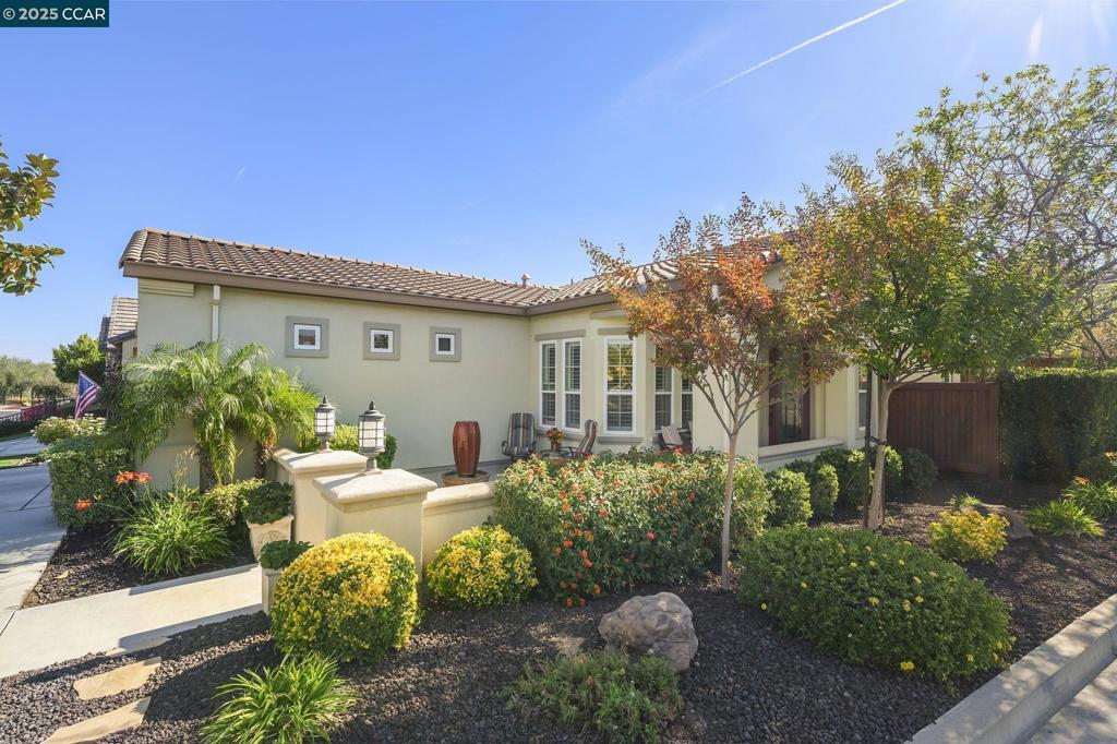 TRILOGY VINEYARDS - Residential