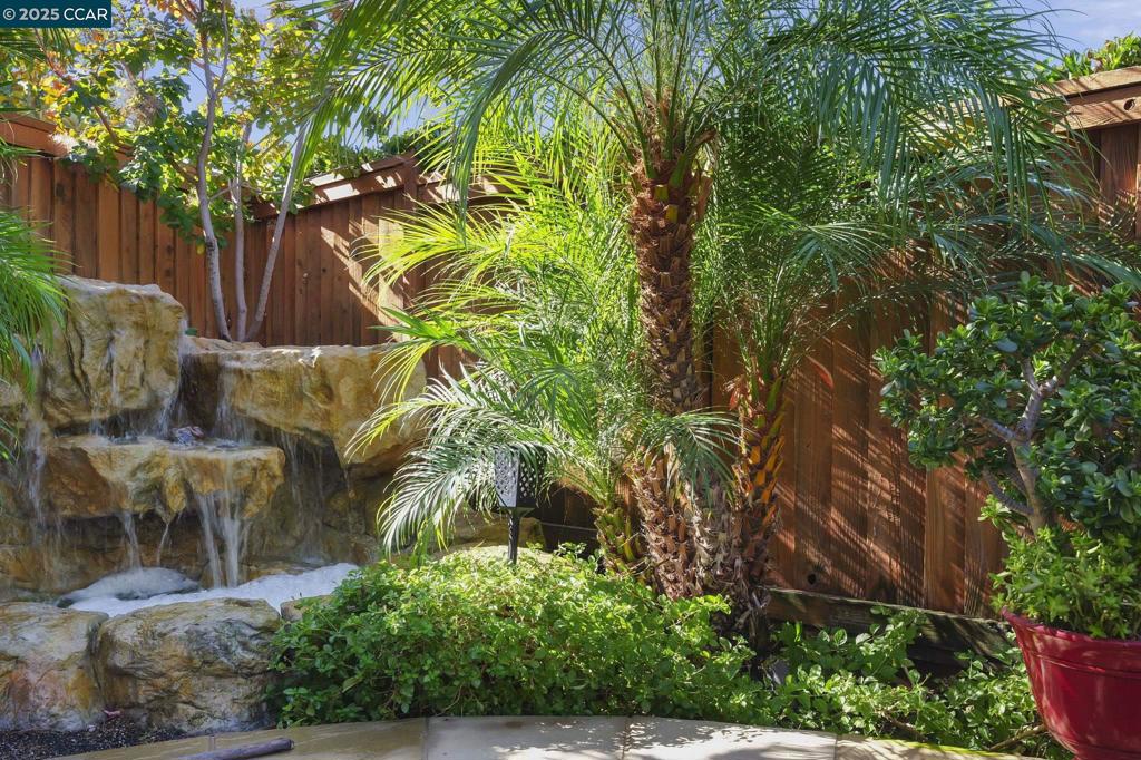 TRILOGY VINEYARDS - Residential