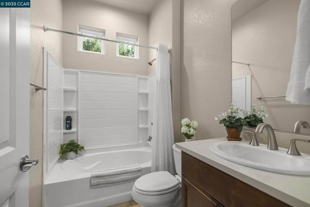 TRILOGY VINEYARDS - Residential