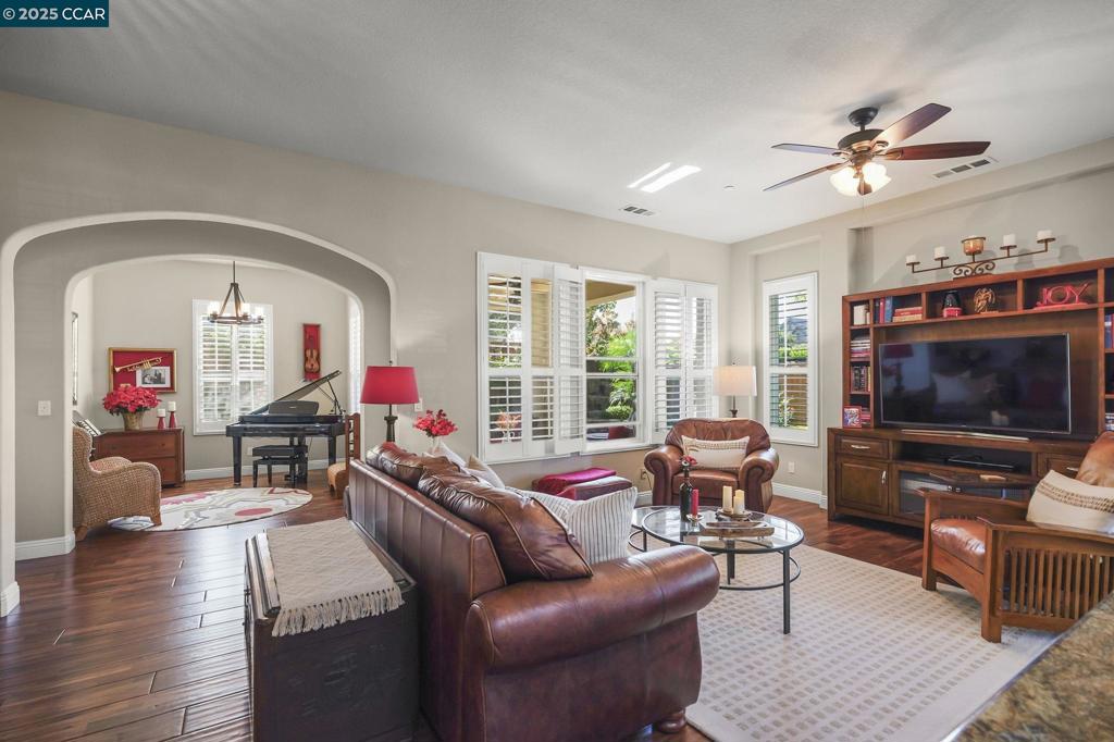 TRILOGY VINEYARDS - Residential