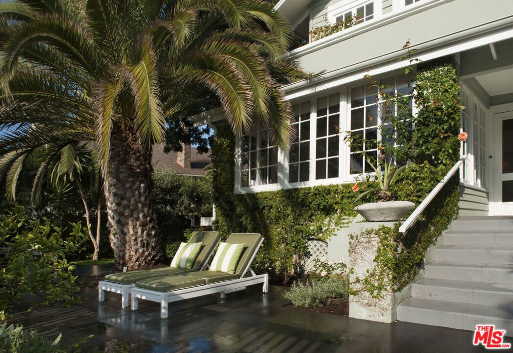 Photo of 51 27th Avenue, Venice, CA 90291 (MLS # 25589999)