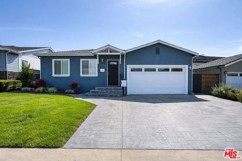 Photo of 10870 Whitburn Street, Culver City, CA 90230 (MLS # 26666365)