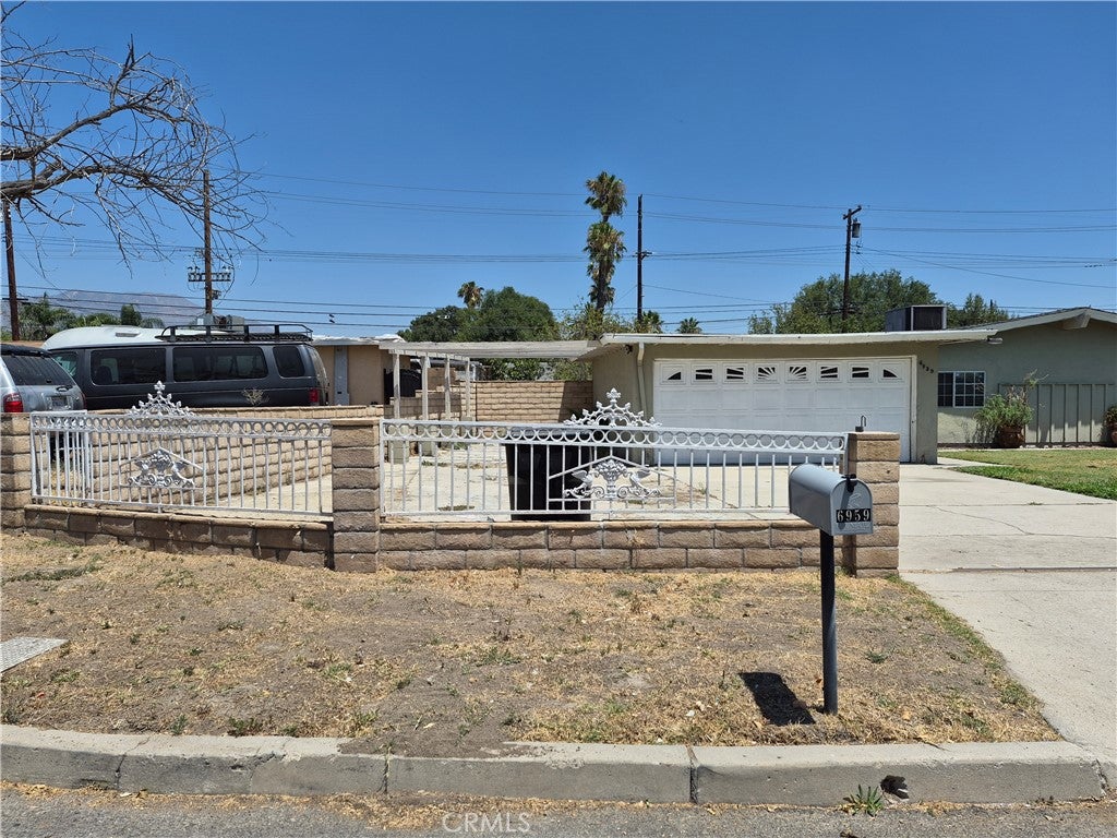 6959 Newbury