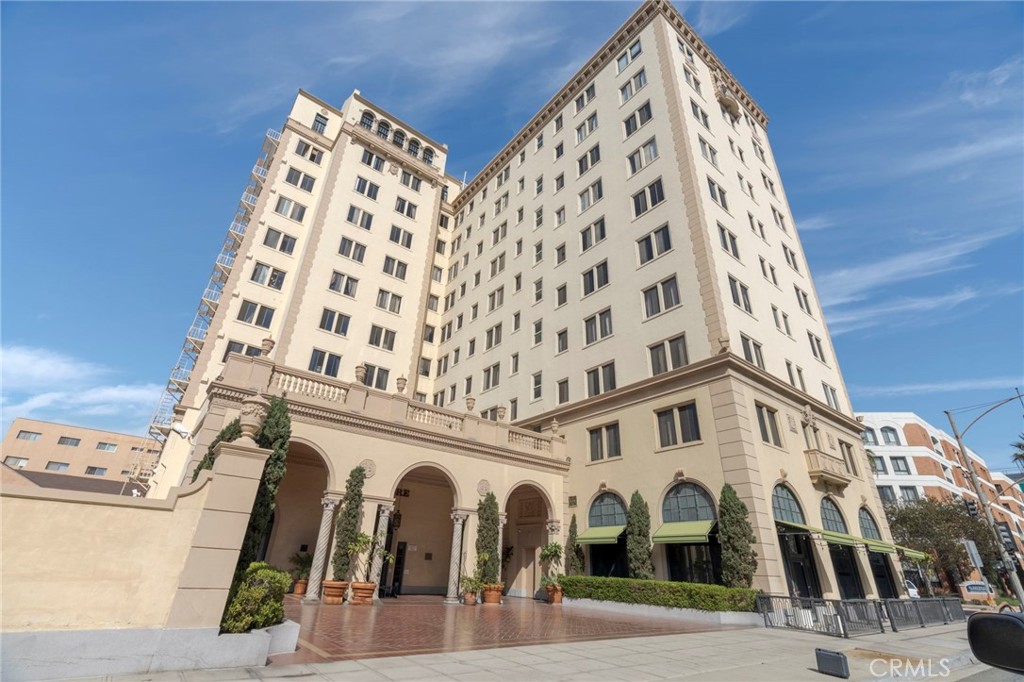 315 W 3rd Street 710