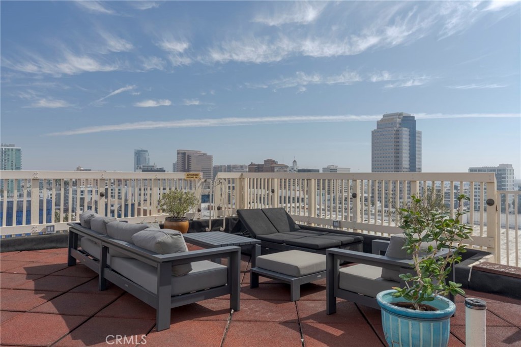 315 W 3rd Street 710