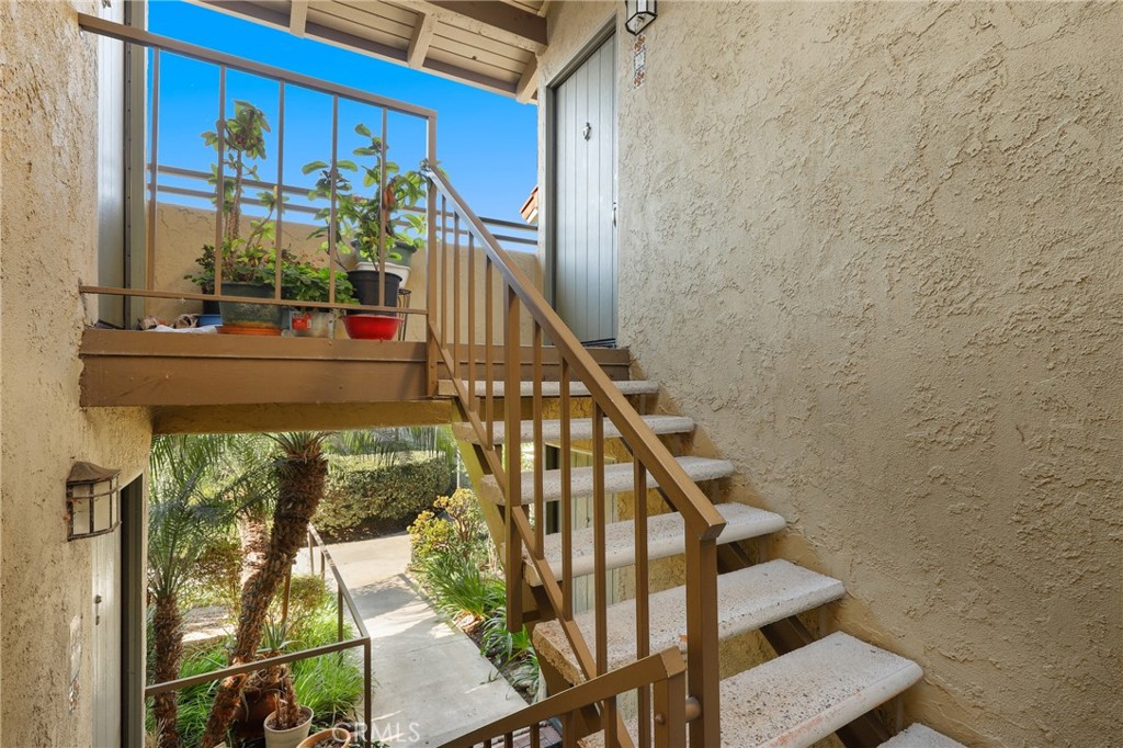 1345 Cabrillo Park Drive Q02