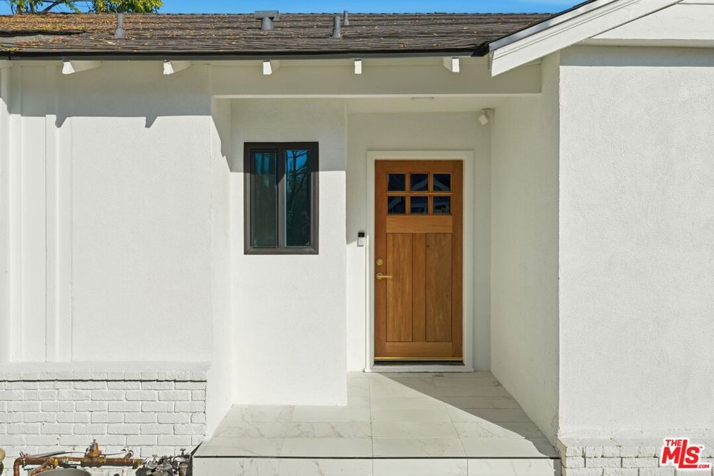 Photo of 12455 Milbank Street, Studio City, CA 91604 (MLS # 26654559)