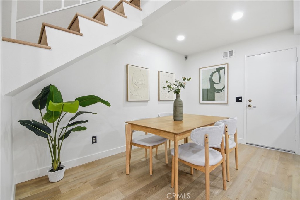 3342 Elm Avenue 26