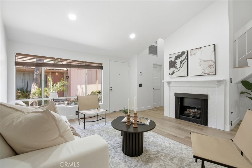 3342 Elm Avenue 26