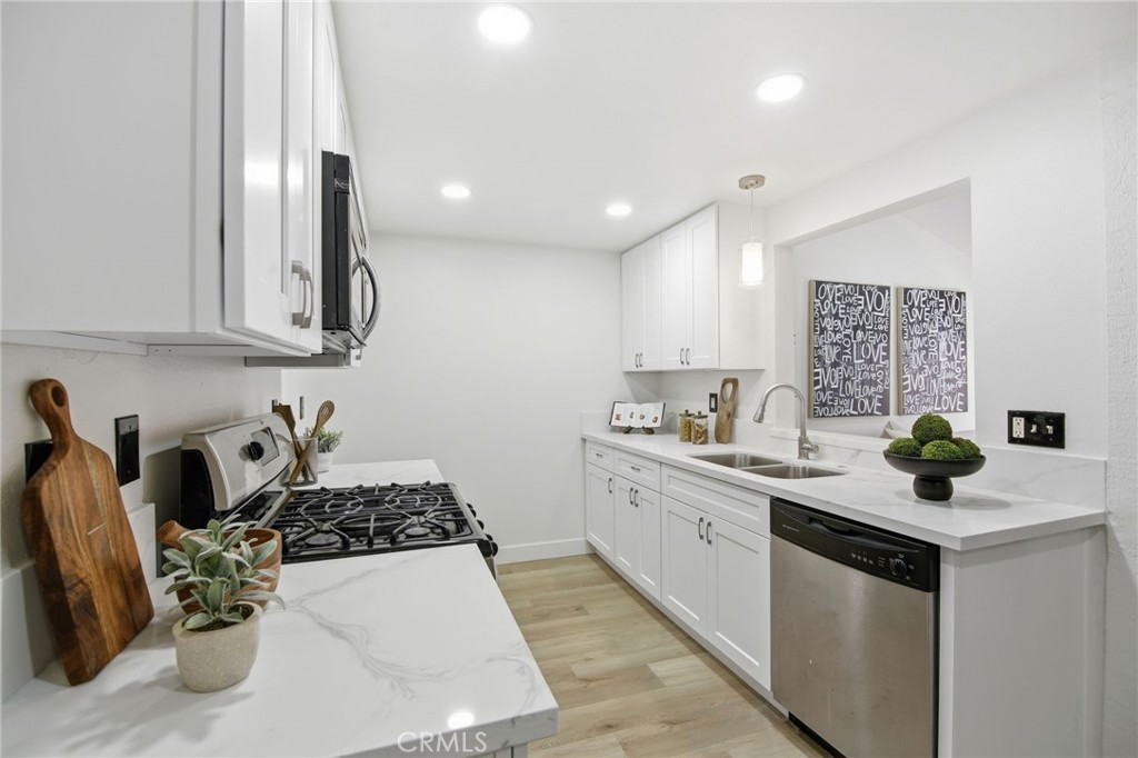 3342 Elm Avenue 26