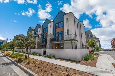 Photo of 130 Rondo, Irvine, CA 92618 (MLS # PW26118856)