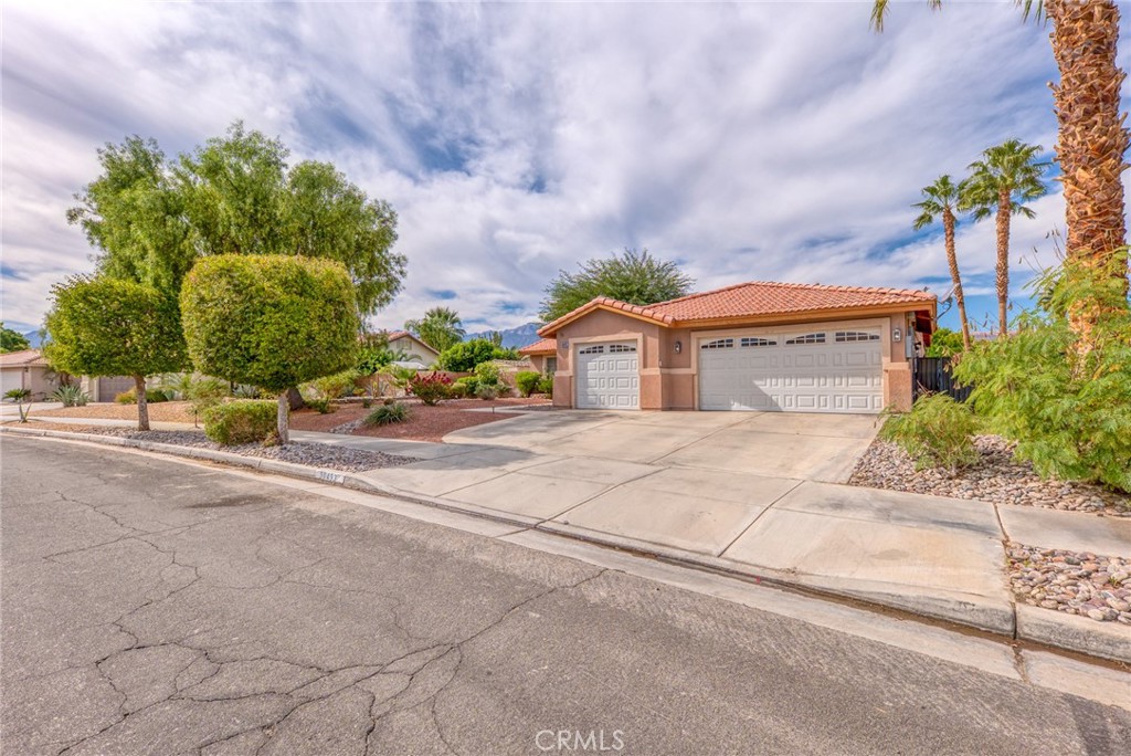 Tapestry (33551) - Residential