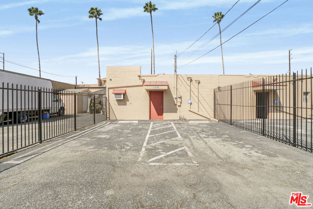 21512 Norwalk Boulevard