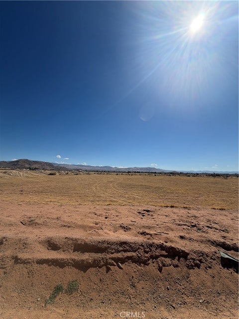 Photo of 23525 Standing Rock, Apple Valley, CA 92307 (MLS # HD26218434)