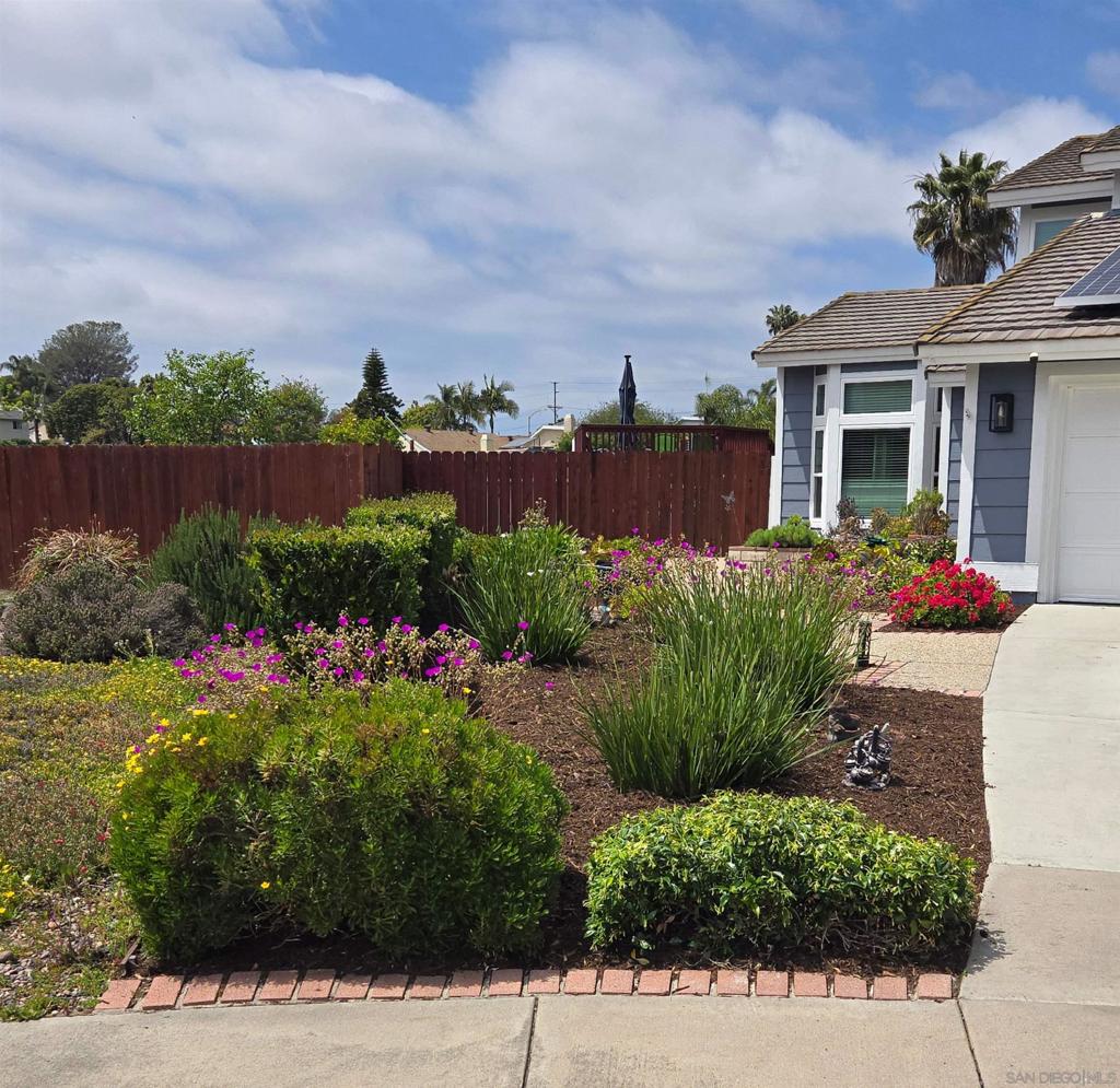 1552 Merlot Ct