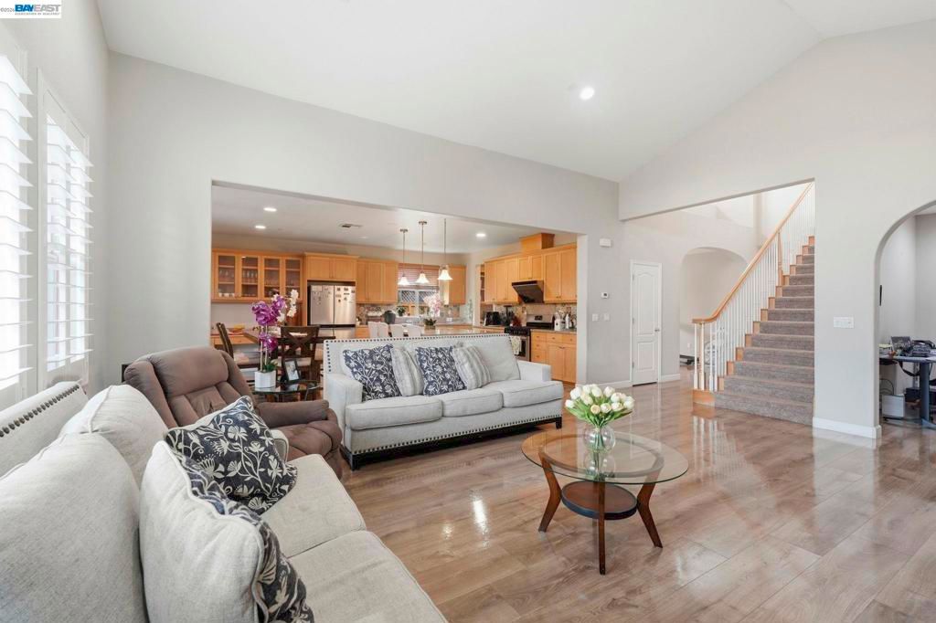 Photo of 1176 Duomo Way, Manteca, CA 95337 (MLS # 41131377)