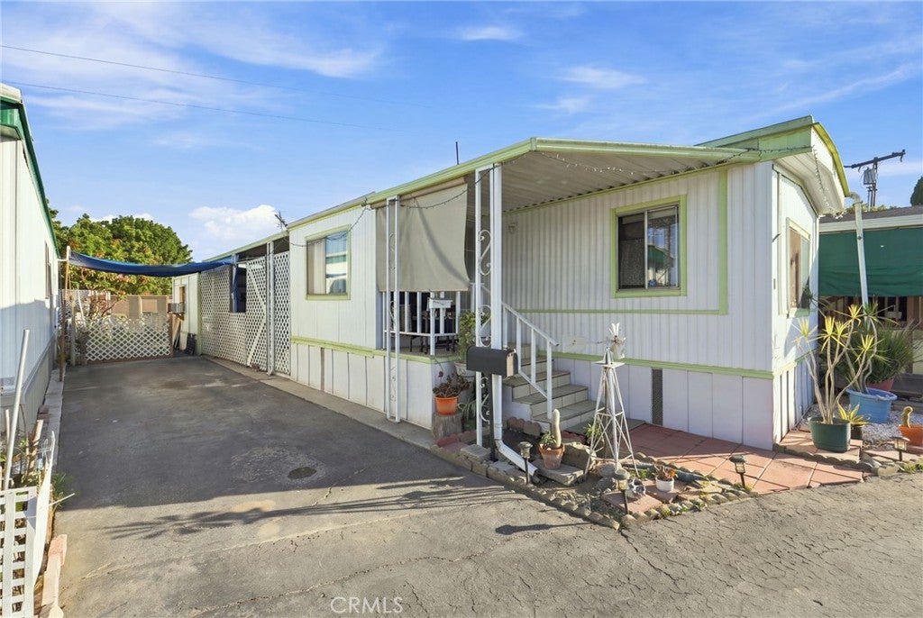 1502 Carson 69