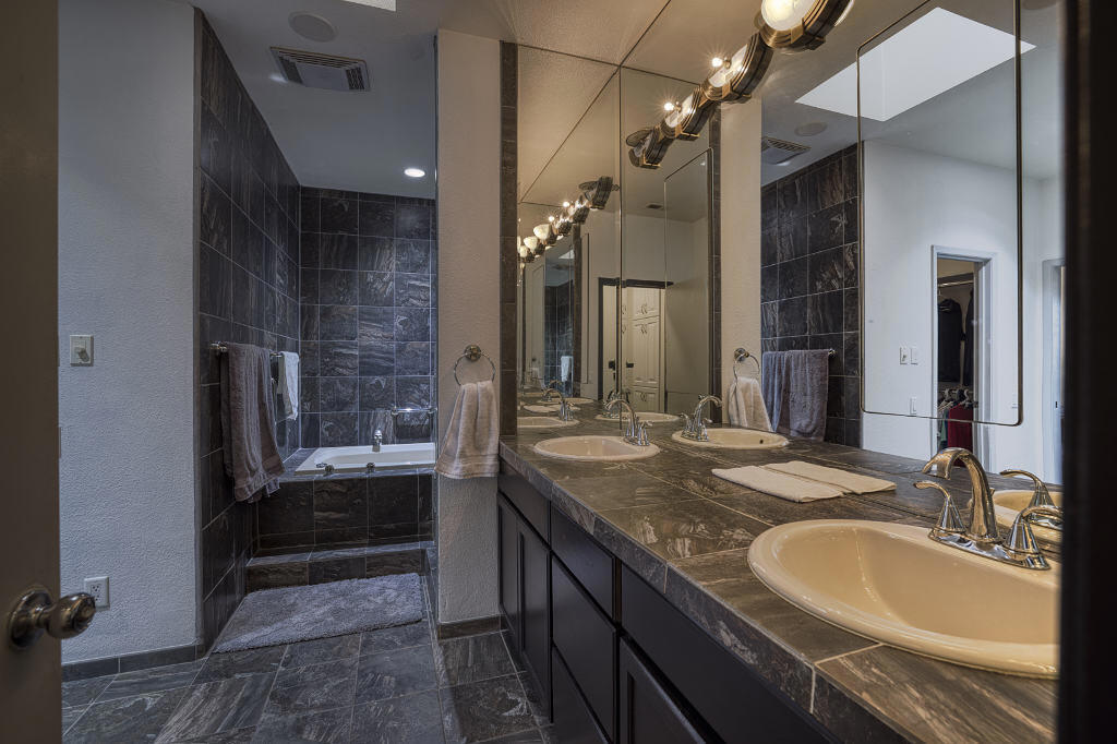 Lake Mirage Racquetball Club - Residential Lease