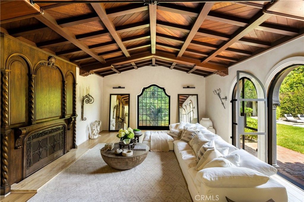 Photo of 1851 Outpost Drive, Hollywood Hills, CA 90068 (MLS # SR25230720)