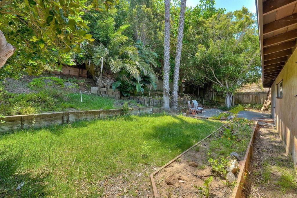 752 S Cedros Avenue