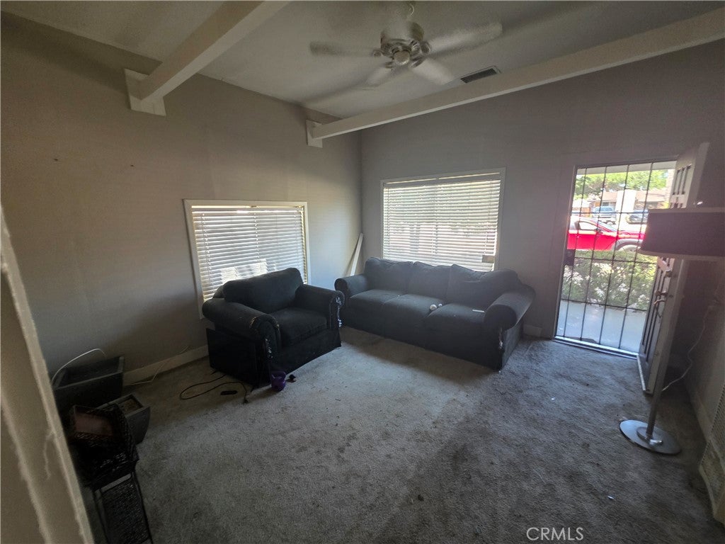 2881 N Golden