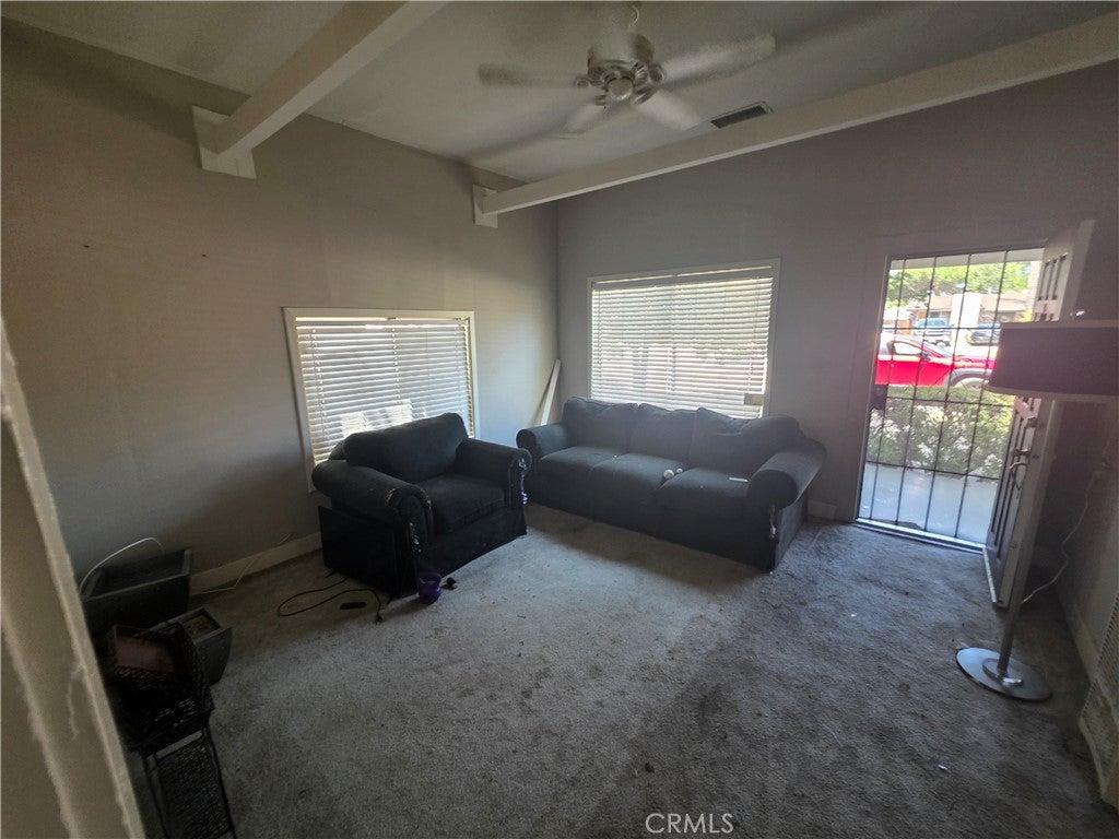 2881 N Golden
