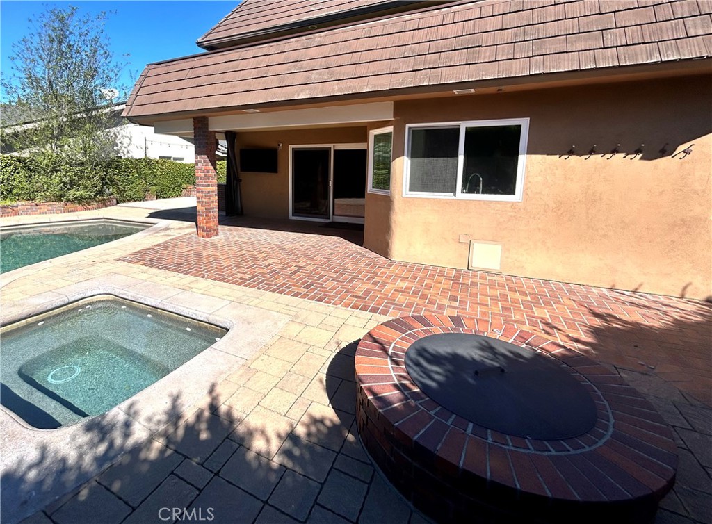 Properties 4 7926 E Garner